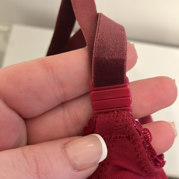 NWOT Victoria's Secret Dark Red Dream Angels Pushup With No Padding Bra 34D - Picture 11 of 11